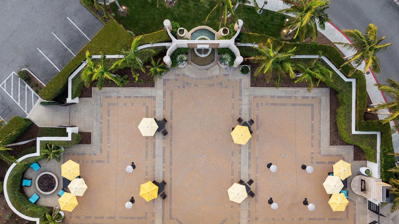 Photo of Patio Balcony in Airport Area