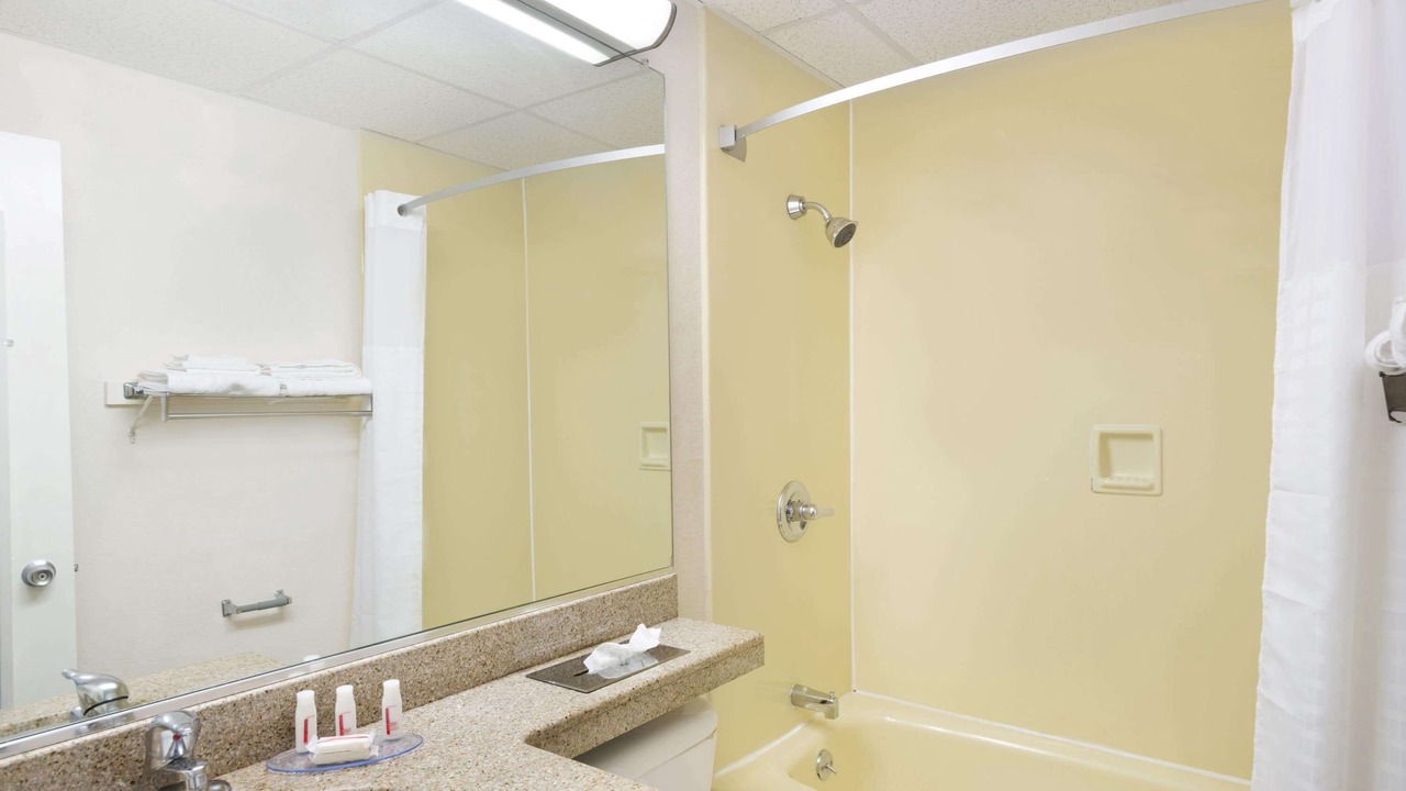 Photo of Bathroom in Newburgh