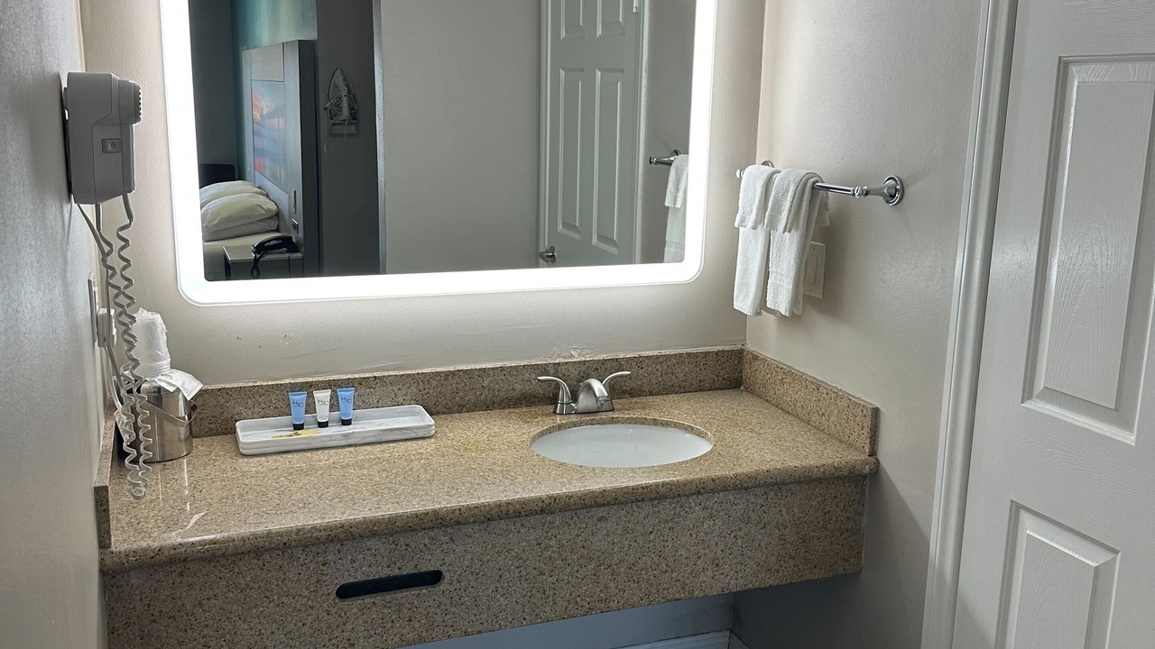Photo of Bathroom in Manhattan Beach