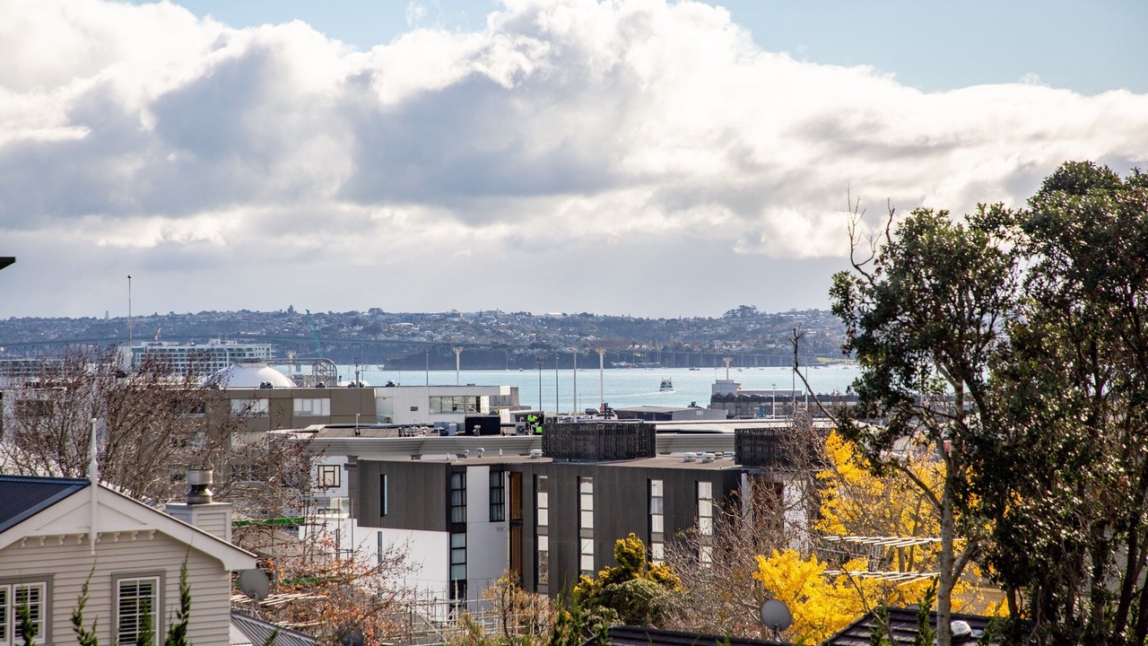 Photo of Others in Parnell