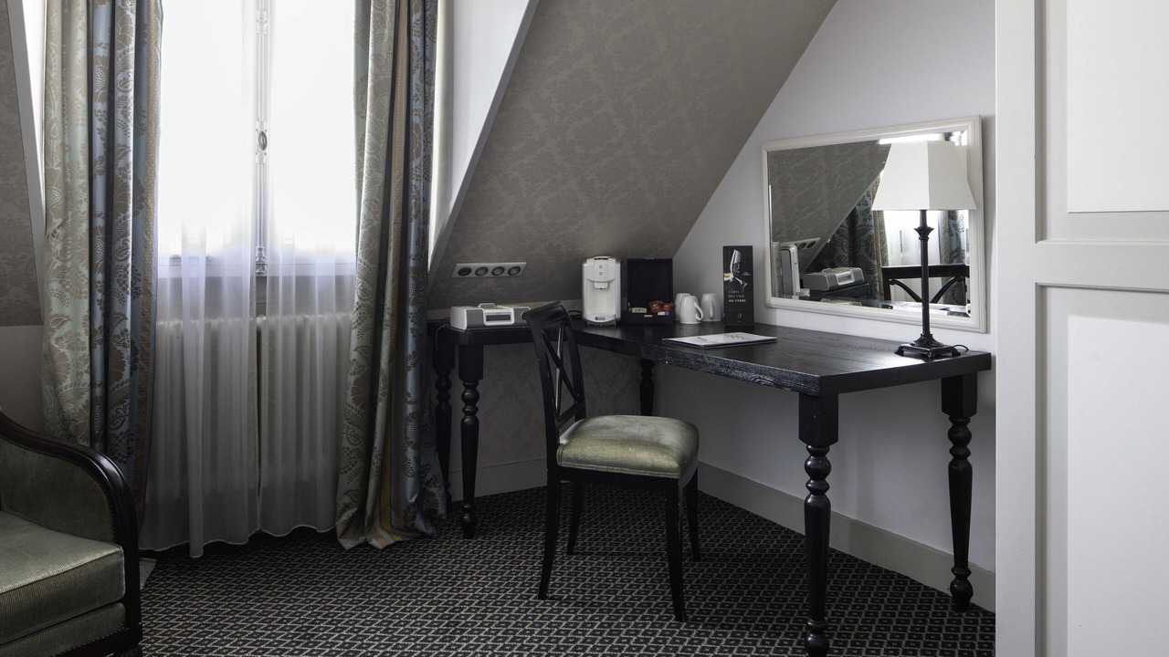 Photo of Bedroom in 8th Arrondissement