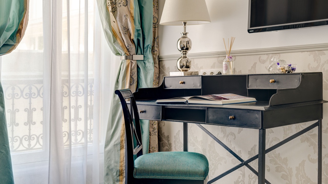 Photo of Bedroom in 8th Arrondissement