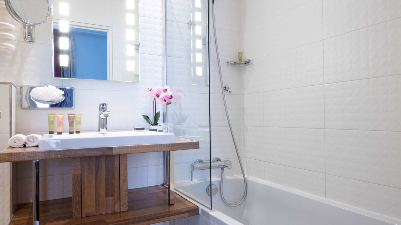 Photo of Bathroom in 8th Arrondissement