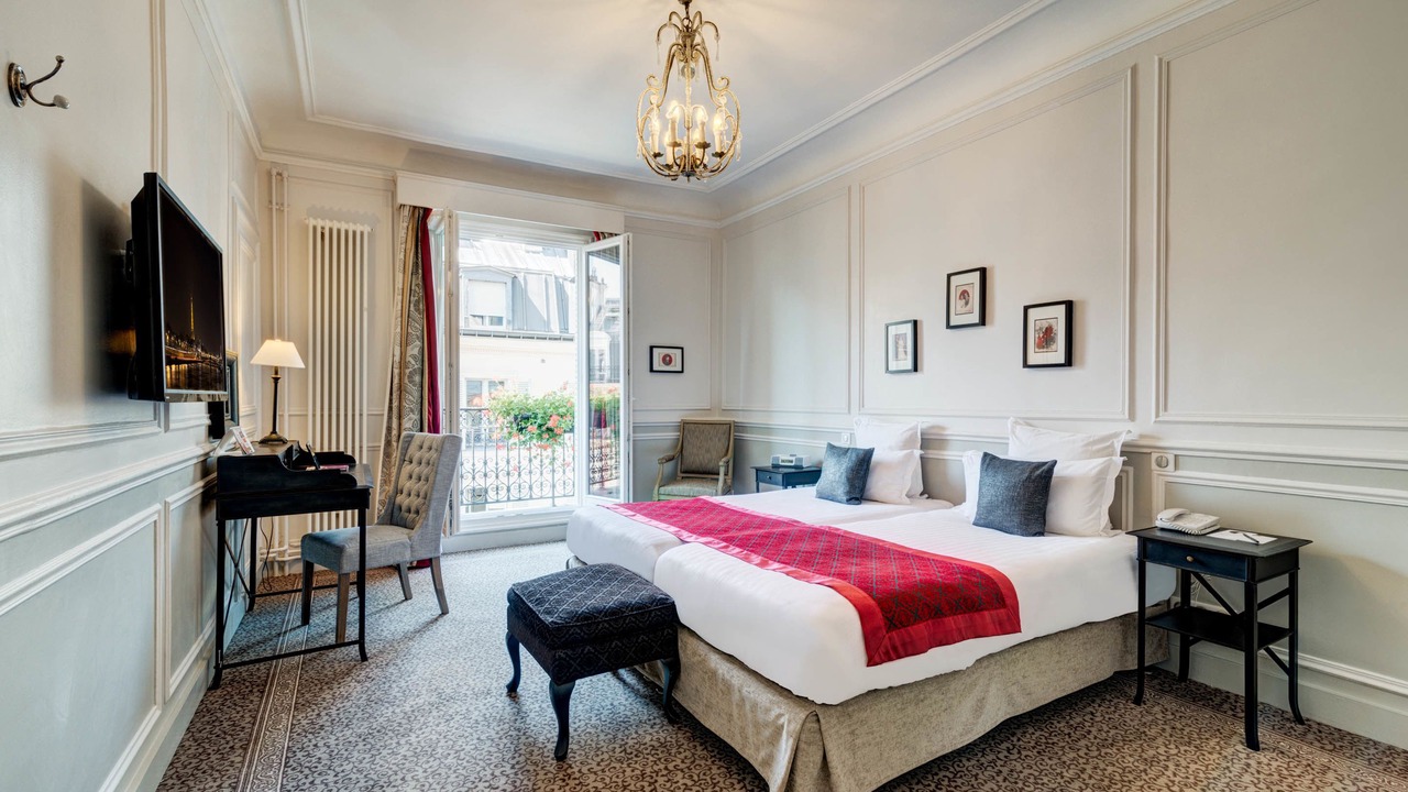 Photo of Bedroom in 8th Arrondissement
