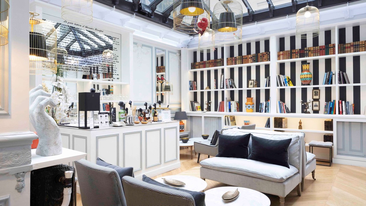 Photo of Livingroom in 8th Arrondissement