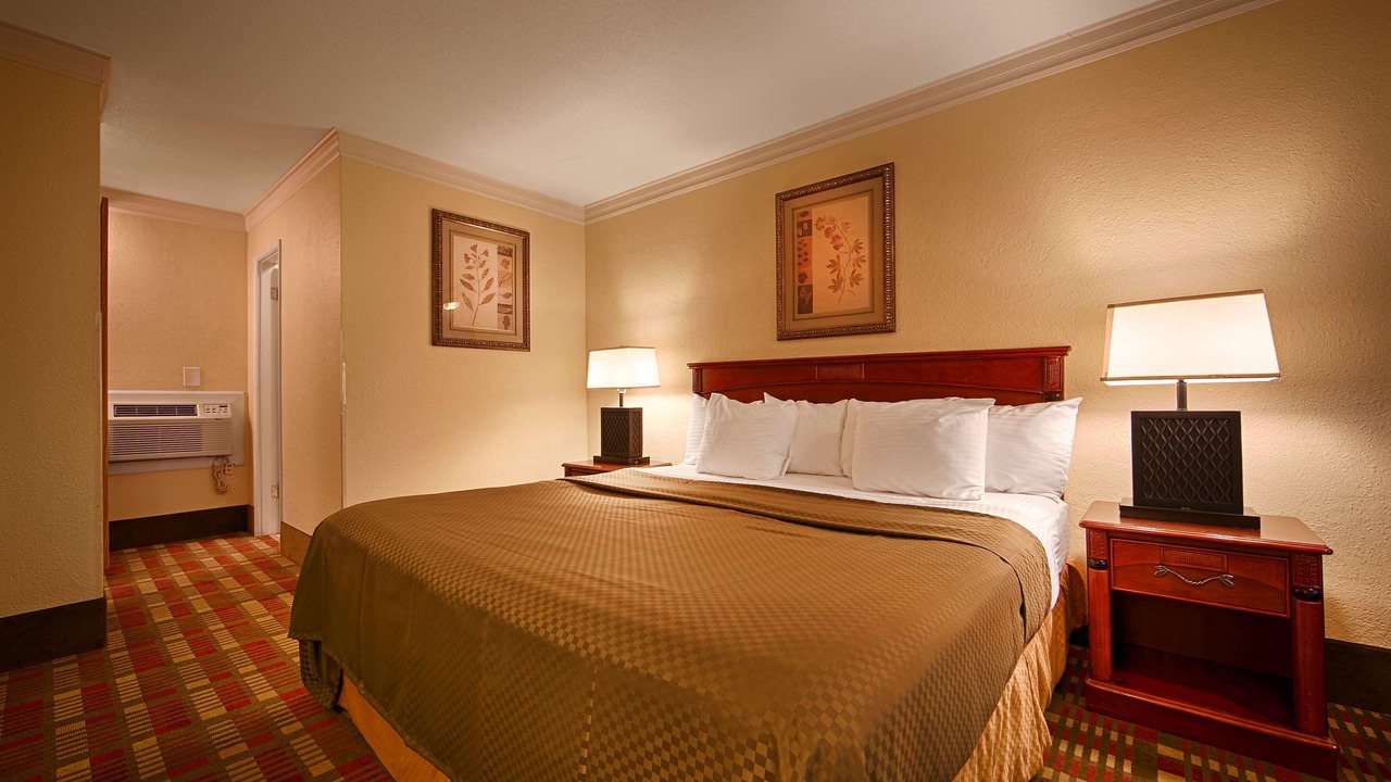 Photo of Bedroom in Roseburg