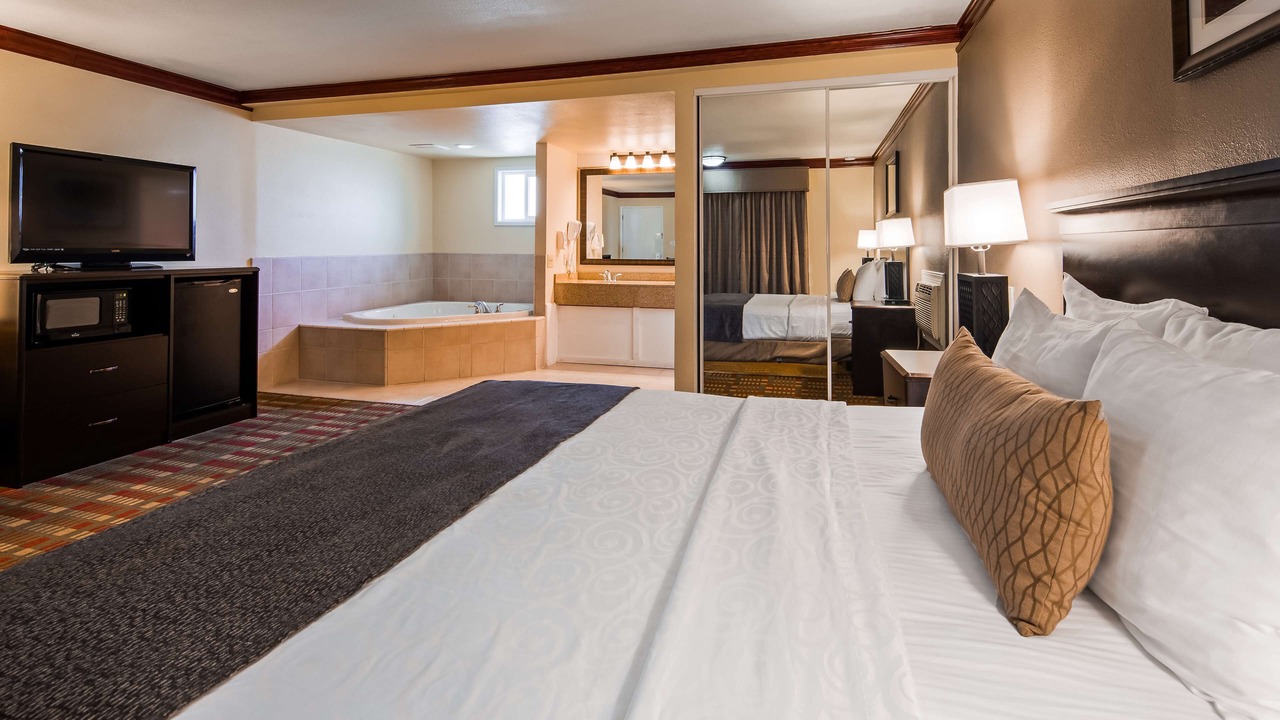 Photo of Bedroom in Roseburg