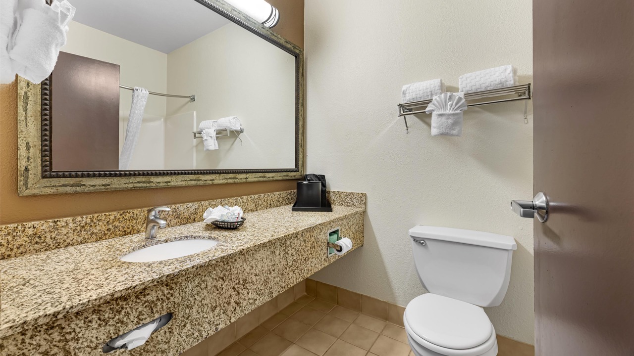 Photo of Bathroom in Woodburn