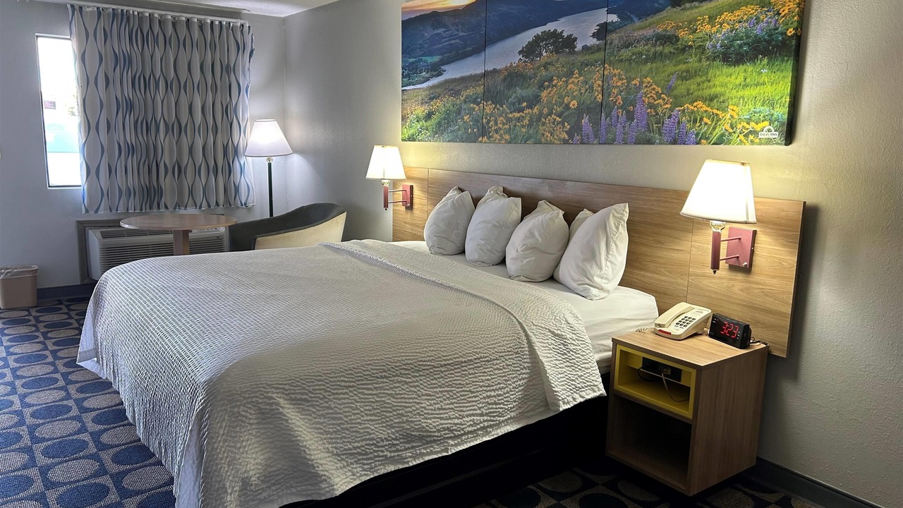 Photo of Others in Byron