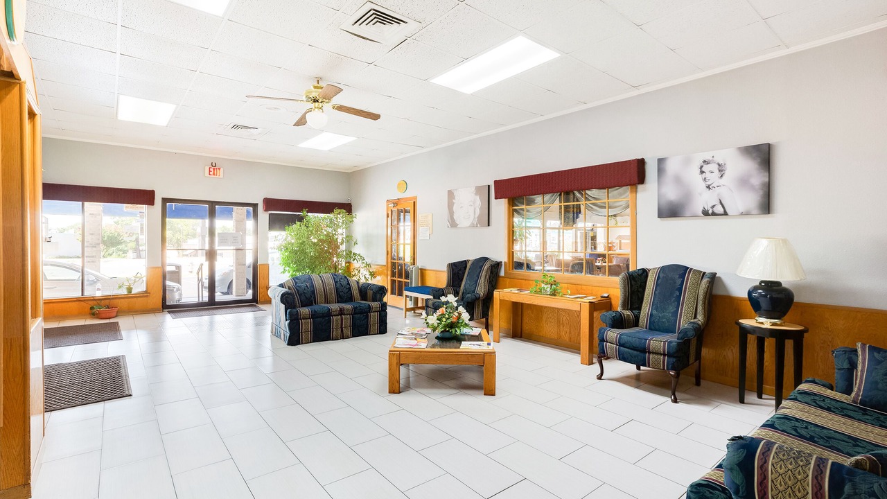 Photo of Livingroom in Tyler