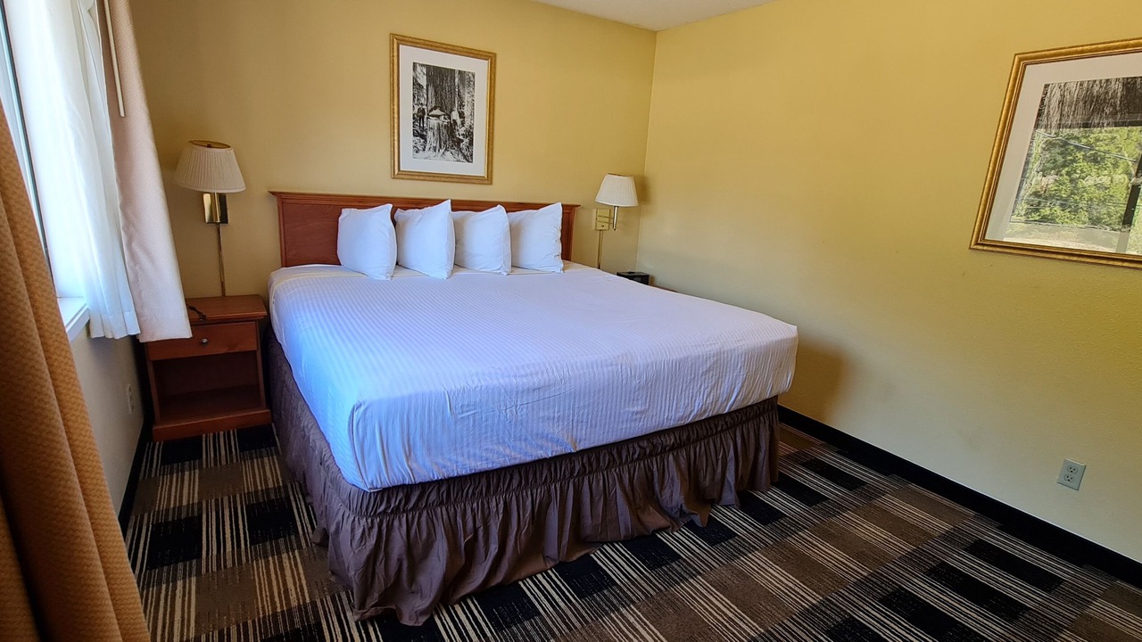 Photo of Bedroom in Oakridge