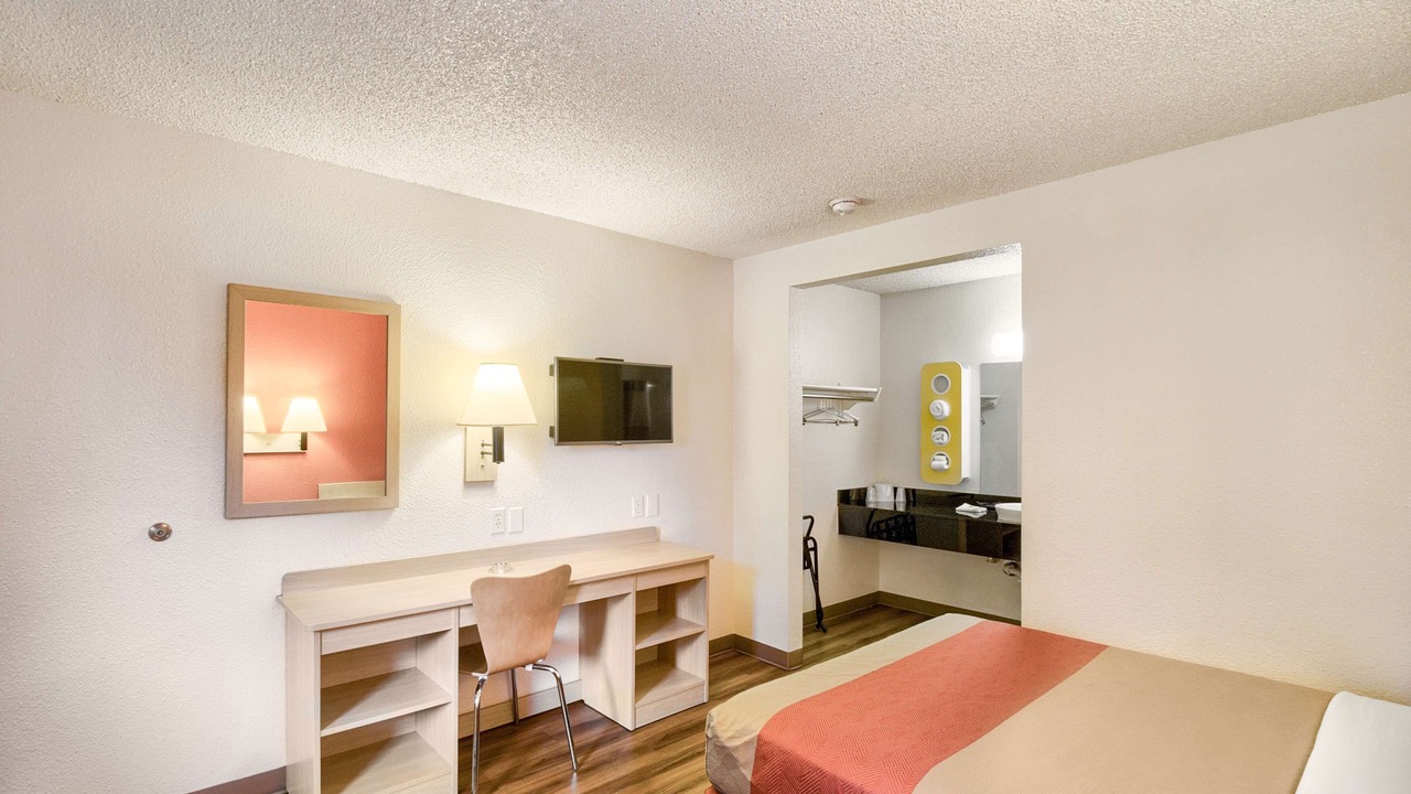 Photo of Bedroom in Paine Field-Lake Stickney