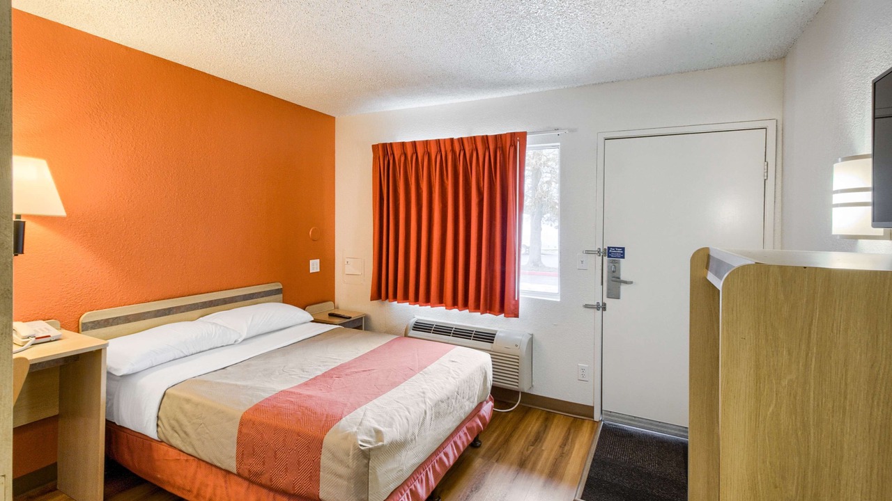 Photo of Bedroom in Paine Field-Lake Stickney