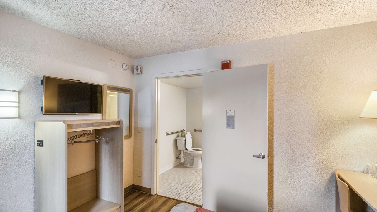 Photo of Bedroom in Paine Field-Lake Stickney