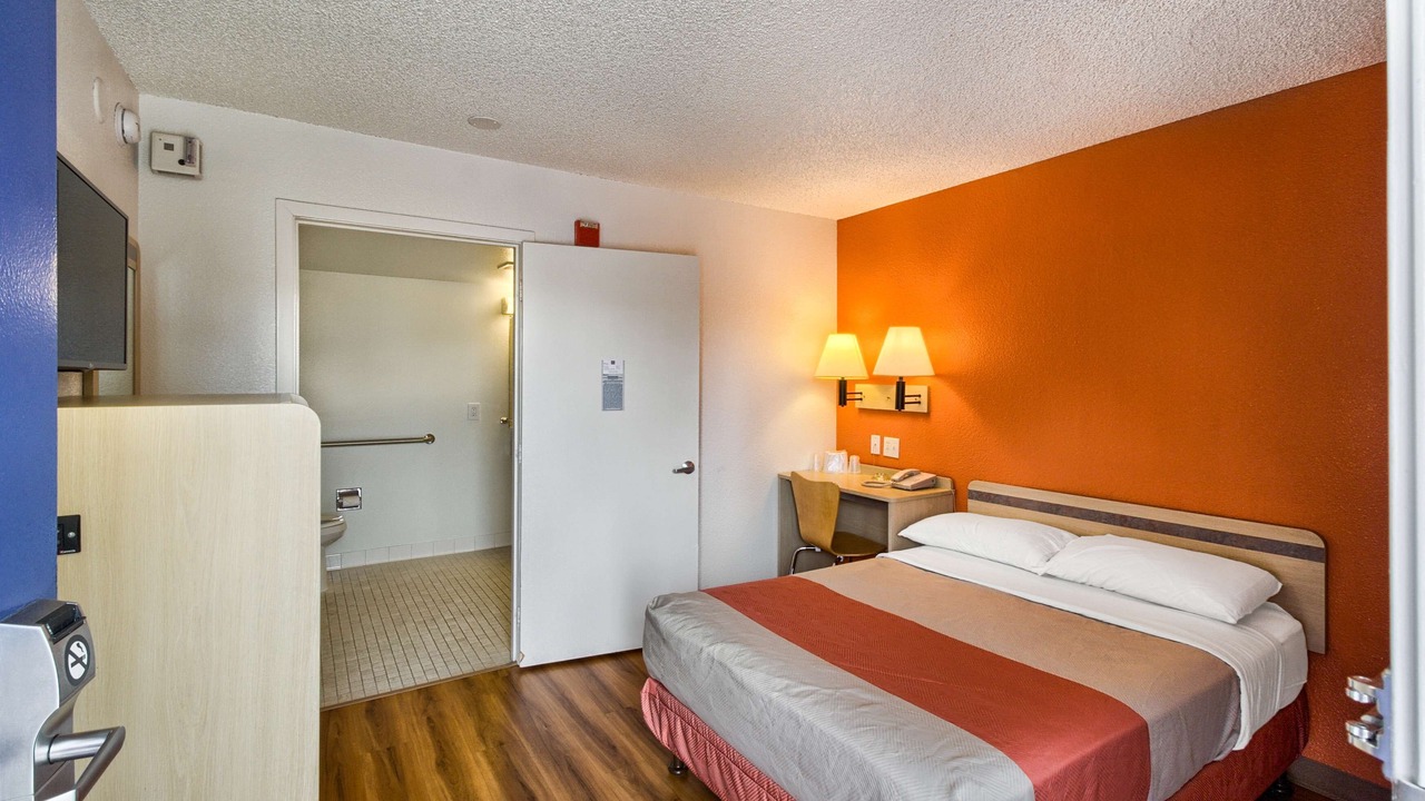 Photo of Bedroom in Paine Field-Lake Stickney