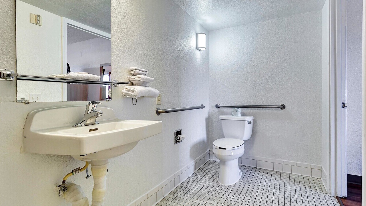 Photo of Bathroom in Vallejo