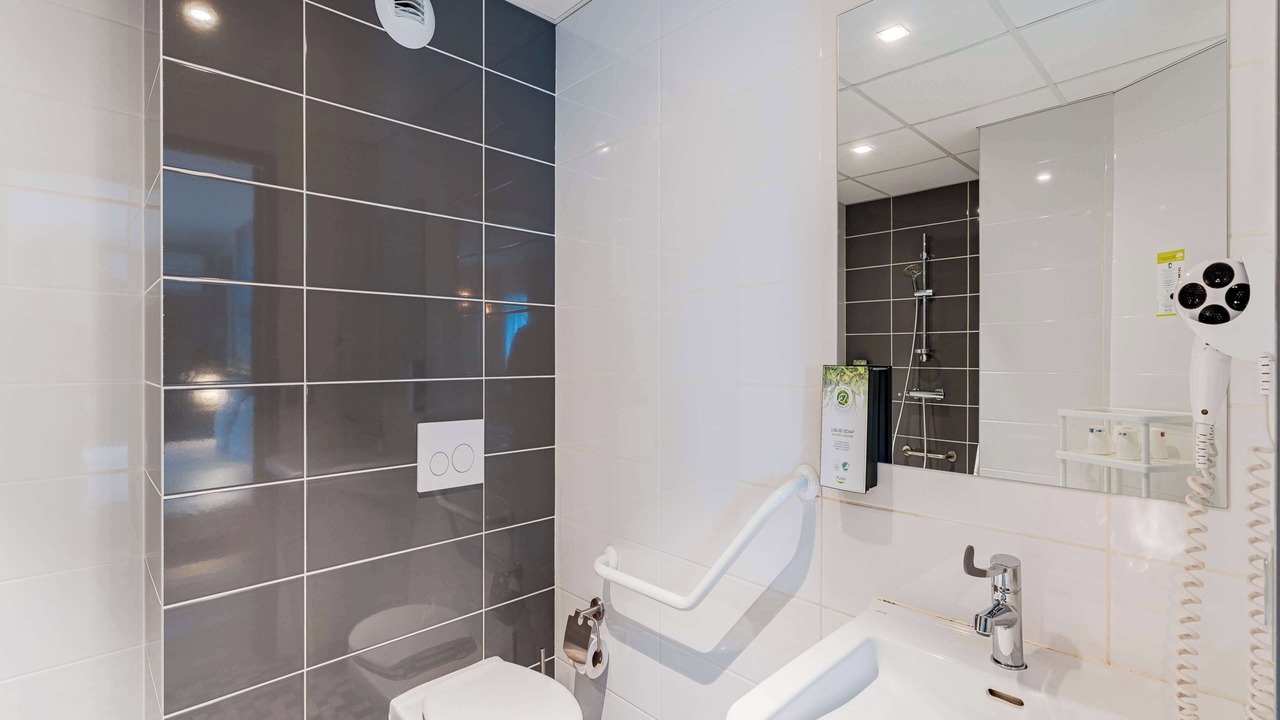 Photo of Bathroom in Chambray-les-Tours