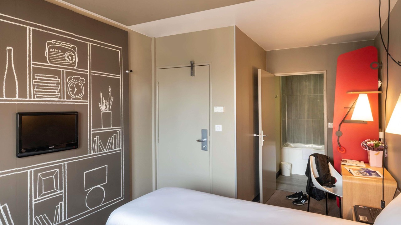 Photo of Bedroom in Saint-Gratien