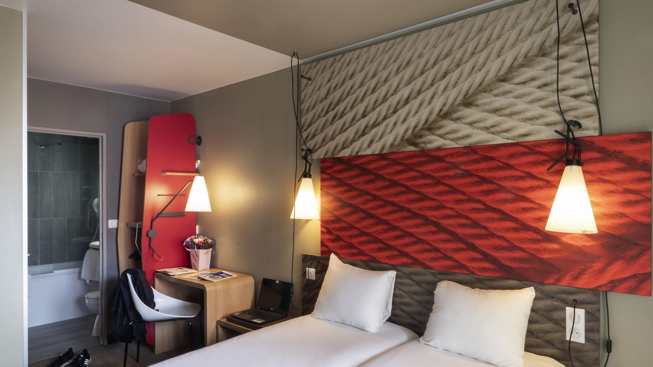 Photo of Bedroom in Saint-Gratien