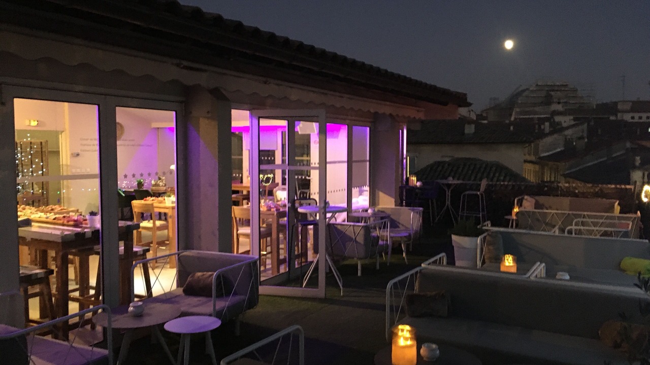 Photo of Outdoor in Avignon City Centre