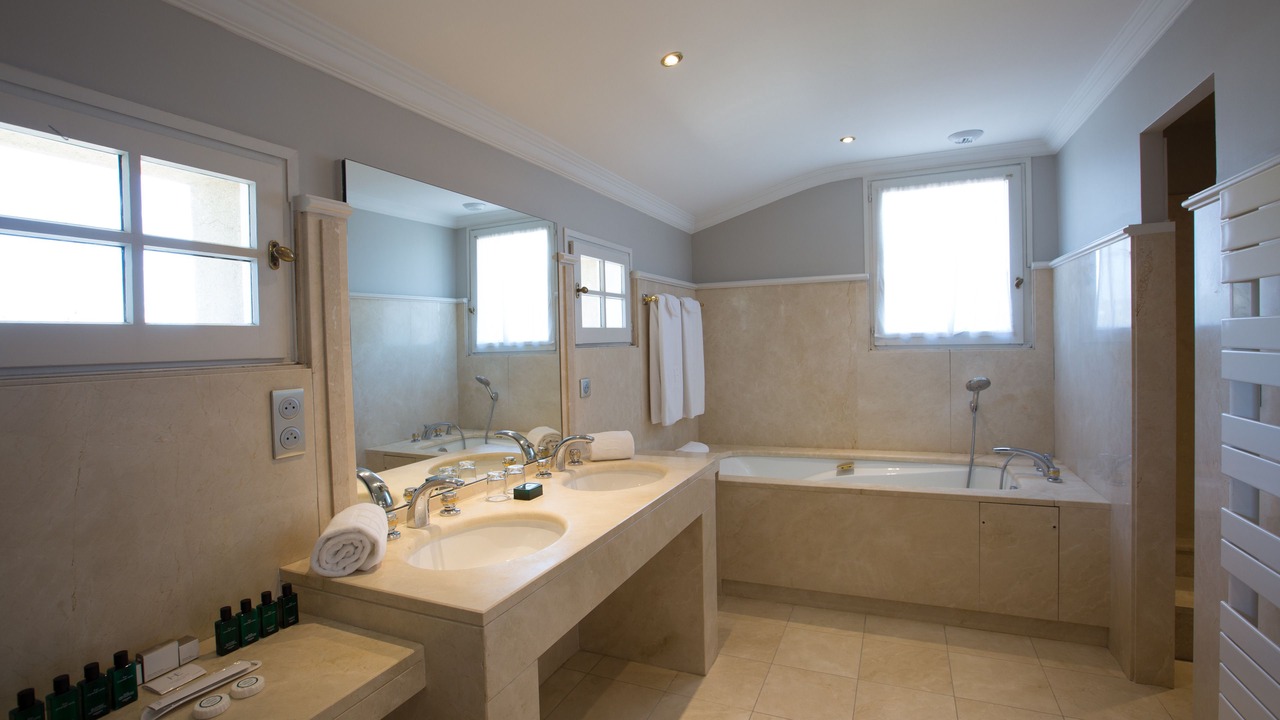 Photo of Bathroom in Avignon City Centre