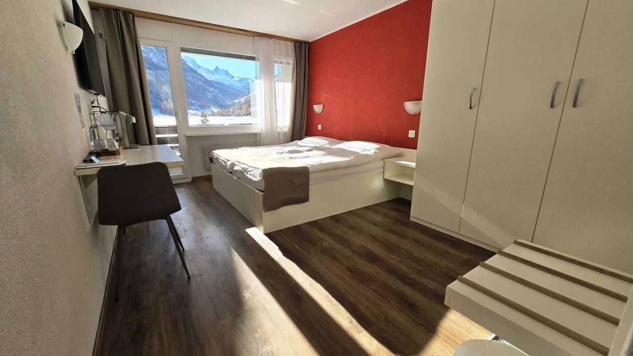 Photo of Bedroom in Taesch