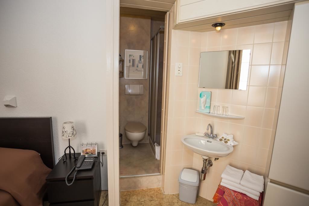Photo of Bathroom in Saint-Gervais Temple