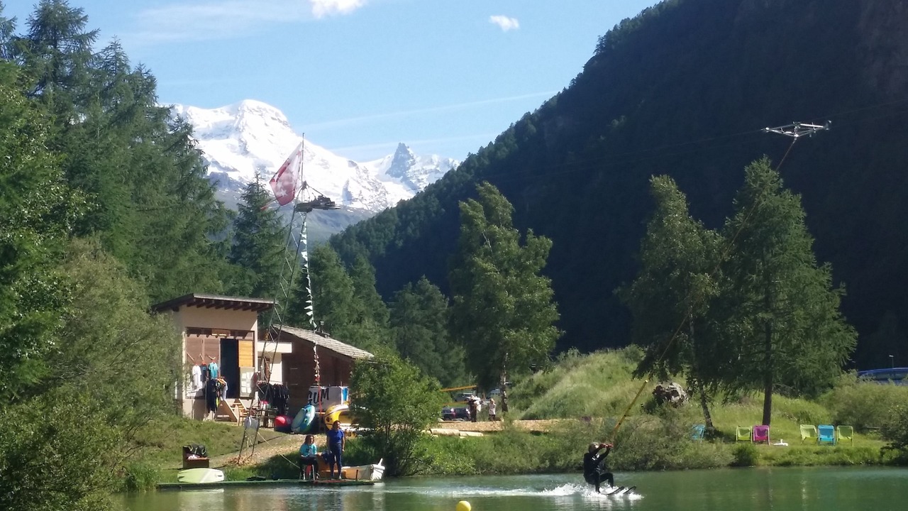 Photo of Others in Taesch