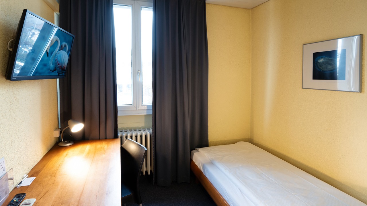 Photo of Bedroom in Suhr