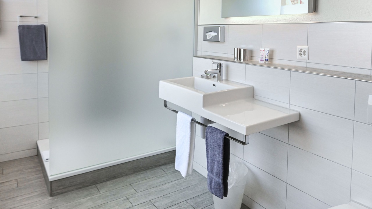 Photo of Bathroom in Suhr