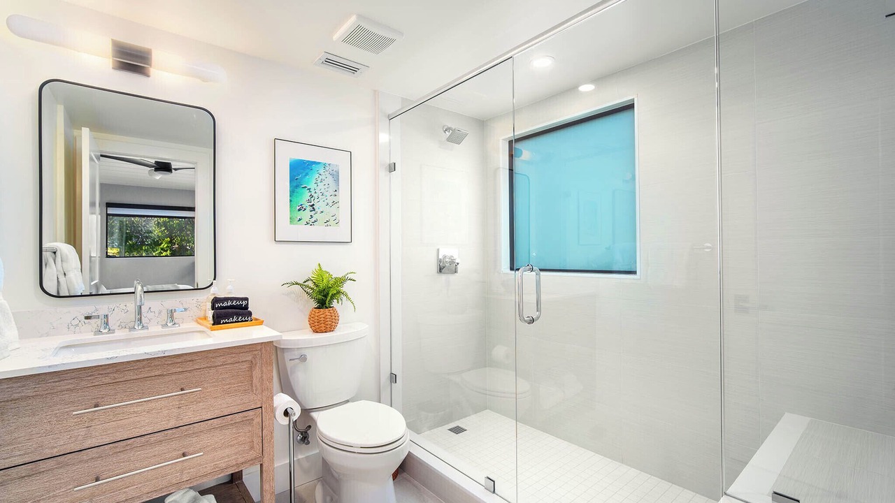 Photo of Bathroom in Islamorada