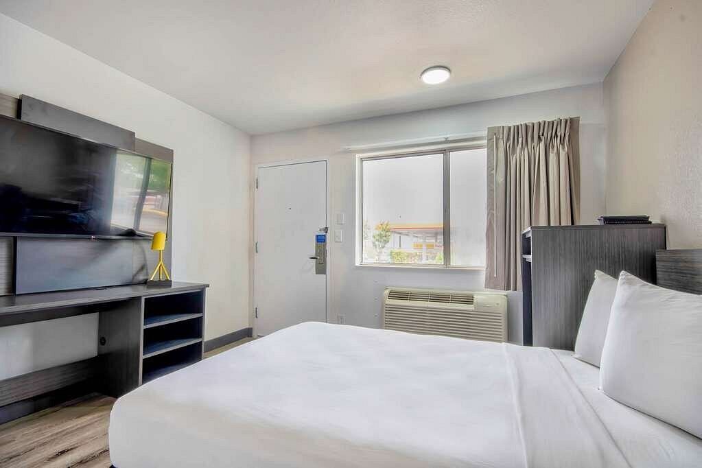 Photo of Bedroom in North Lamar