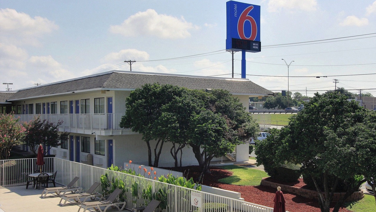 Photo of Outdoor in North Lamar