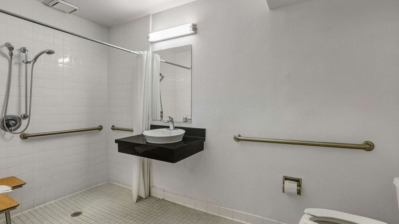 Photo of Bathroom in King City