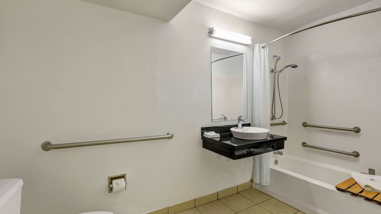 Photo of Bathroom in King City