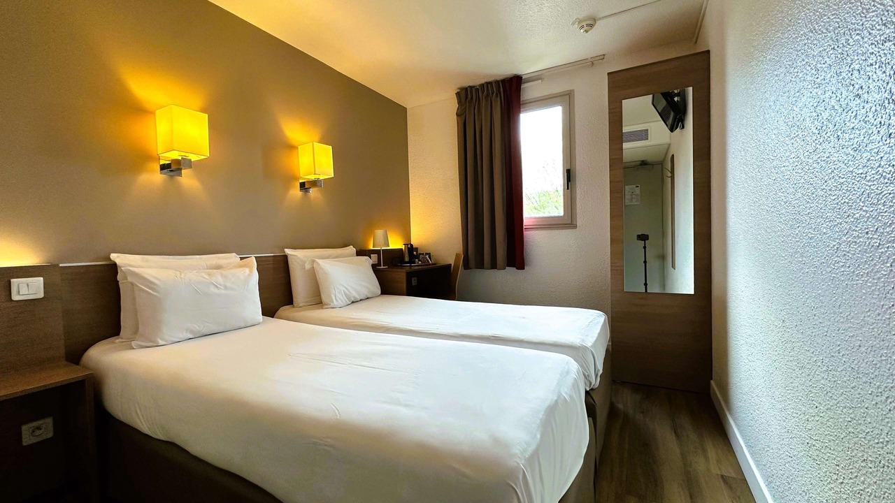 Photo of Bedroom in Le Bourget