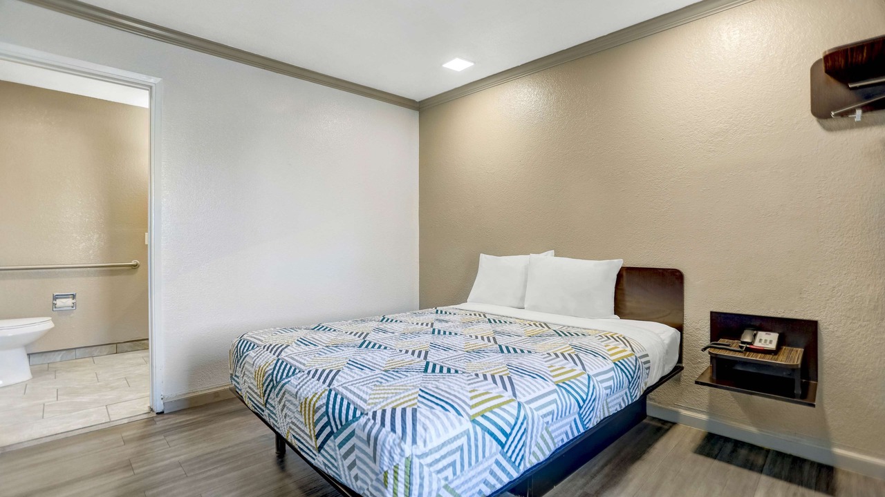 Photo of Bedroom in Red Bluff