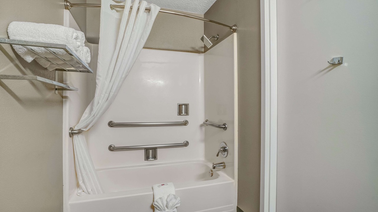 Photo of Bathroom in Red Bluff