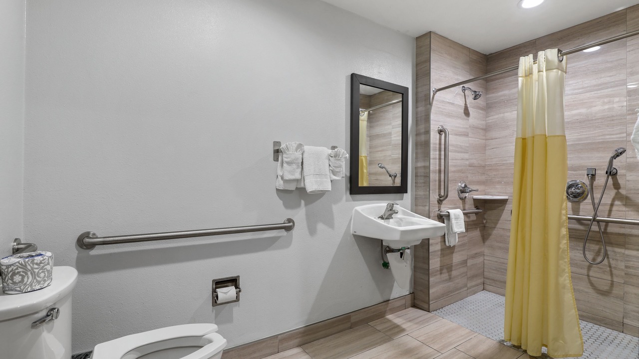 Photo of Bedroom in Central Escondido