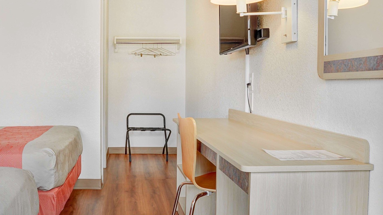 Photo of Bedroom in Creston - Kenilworth