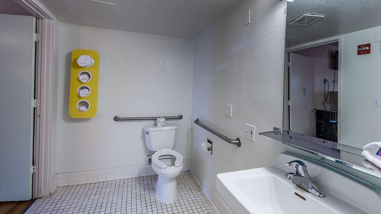 Photo of Bathroom in Yreka
