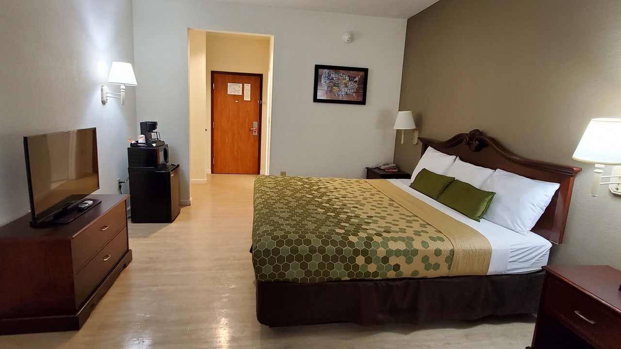 Photo of Bedroom in Weatherford