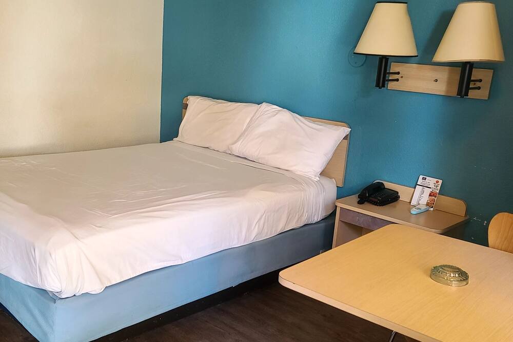 Photo of Bedroom in Deming