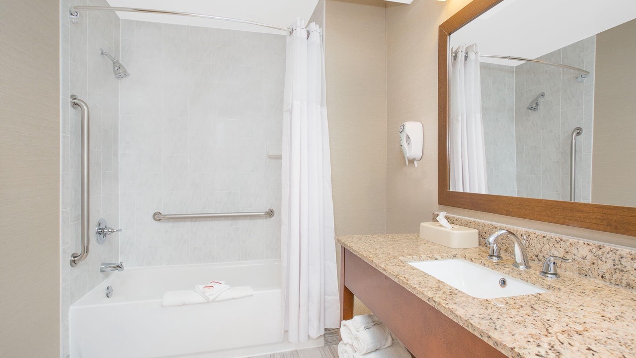Photo of Bathroom in Dupont