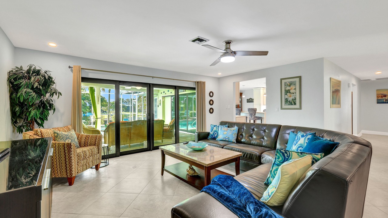 Photo of Livingroom in Caloosahatchee