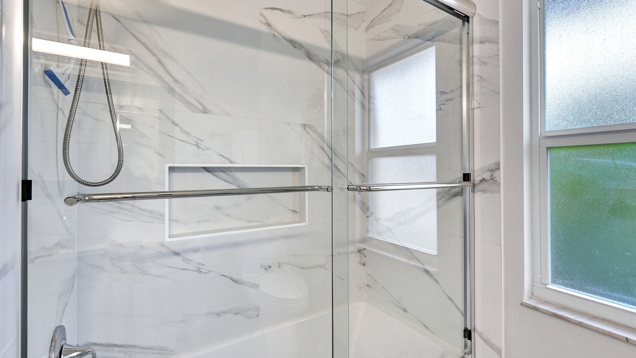 Photo of Bathroom in Caloosahatchee