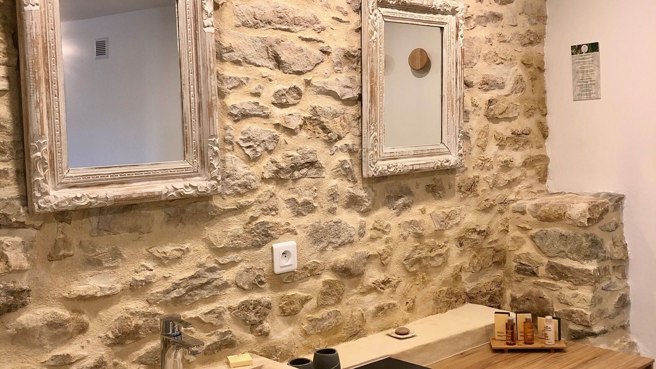 Photo of Bathroom in La Roque-Gageac