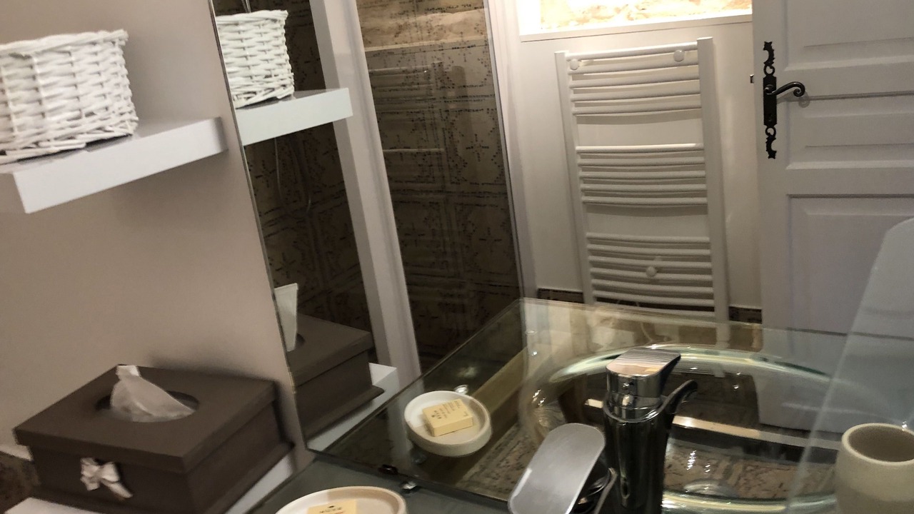 Photo of Bathroom in La Roque-Gageac