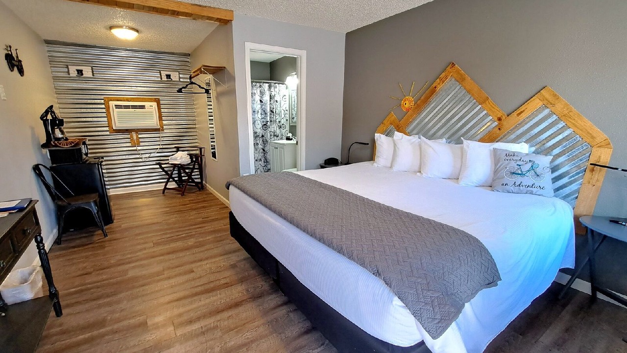 Photo of Bedroom in West Colorado Springs