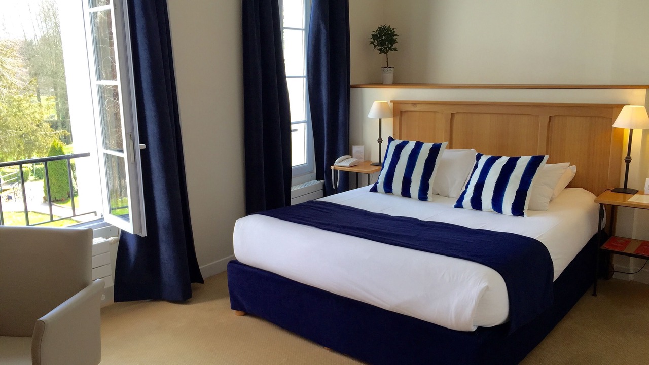 Photo of Bedroom in Montfort-l'Amaury